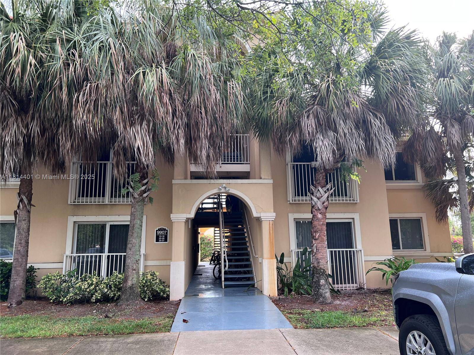 Tamarac, FL 33321,9907 Westwood Dr #16-2