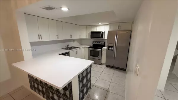 Lauderdale Lakes, FL 33313,2611 NW 47th Ln #3201