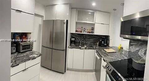1801 S Ocean Dr #1040, Hallandale Beach, FL 33009