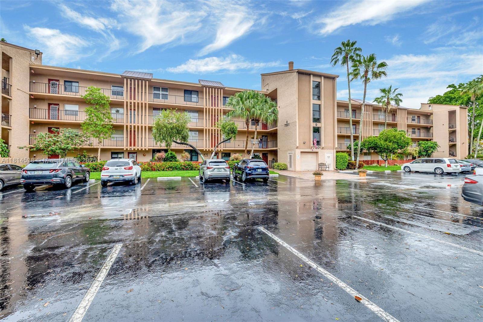7301 NW 1st St #204, Margate, FL 33063