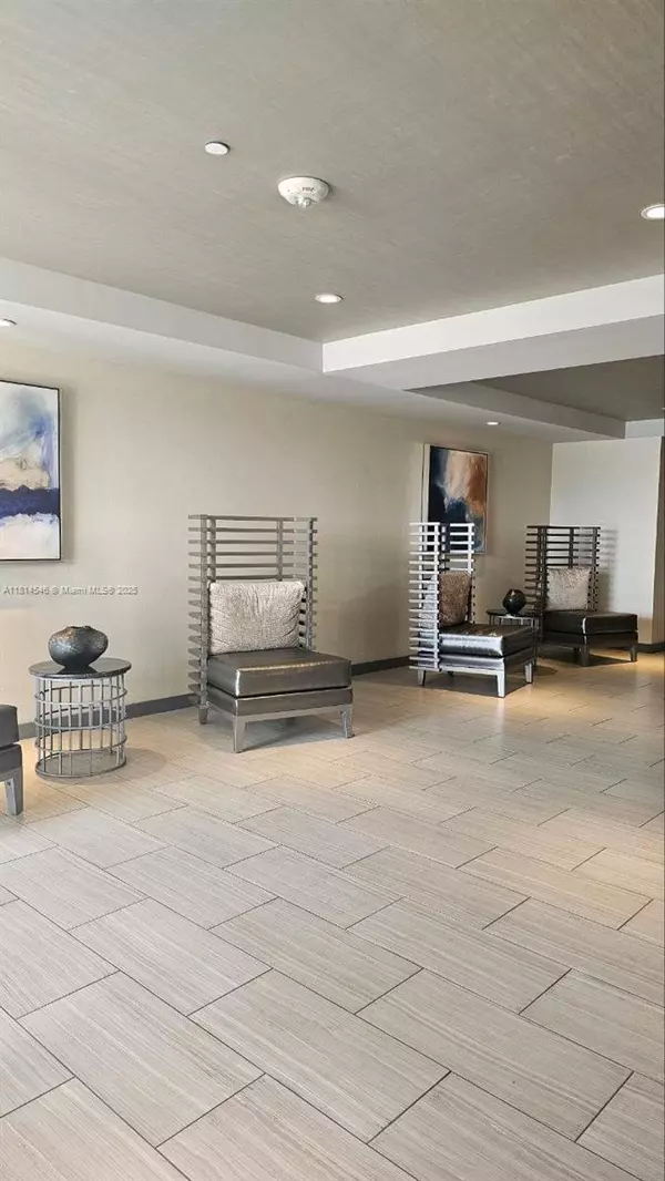 Doral, FL 33166,5300 NW Paseo Blvd #1106