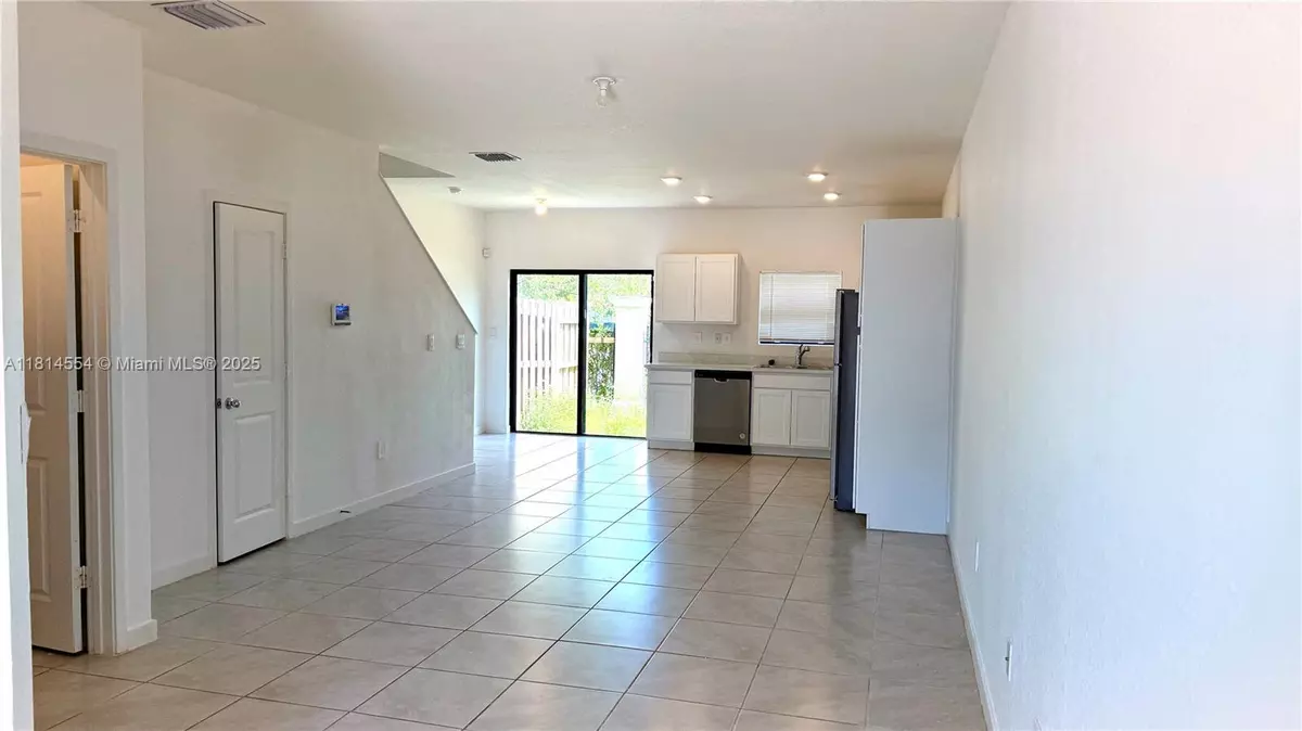 Florida City, FL 33034,322 NE 1st Dr