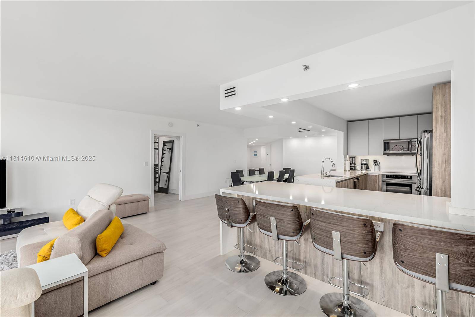 Surfside, FL 33154,8855 COLLINS AVE #4G