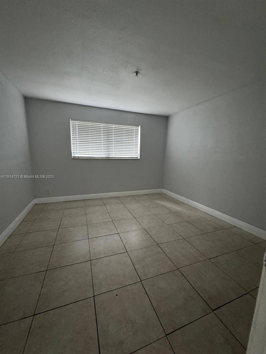 Plantation, FL 33317,4251 NW 5th St #101