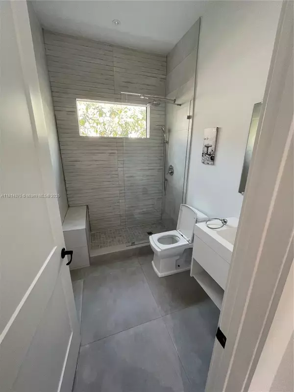Key Largo, FL 33037,12 Coral Dr #1