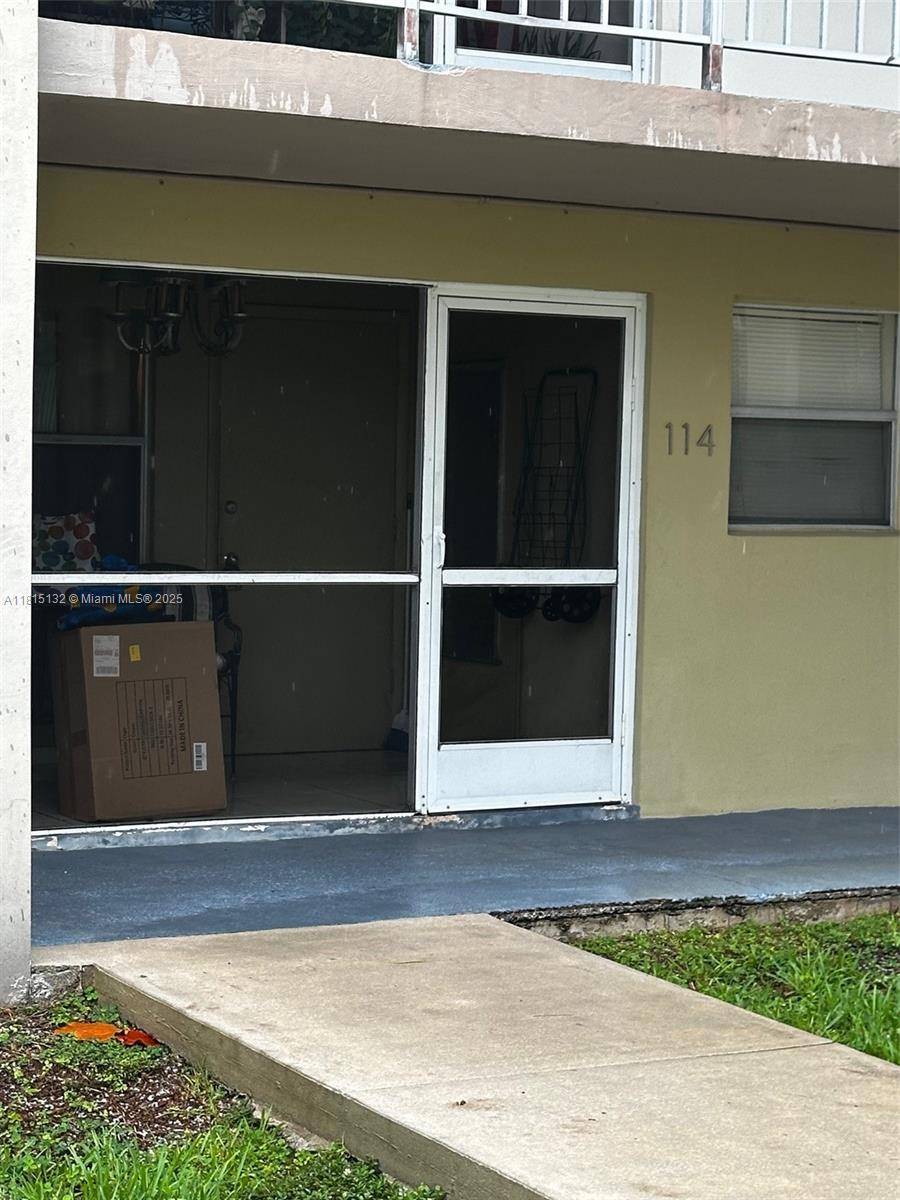 Hallandale Beach, FL 33009,270 Layne Blvd #114