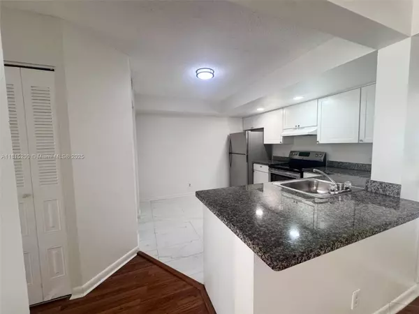 Coral Springs, FL 33067,5801 Riverside Dr #102B3