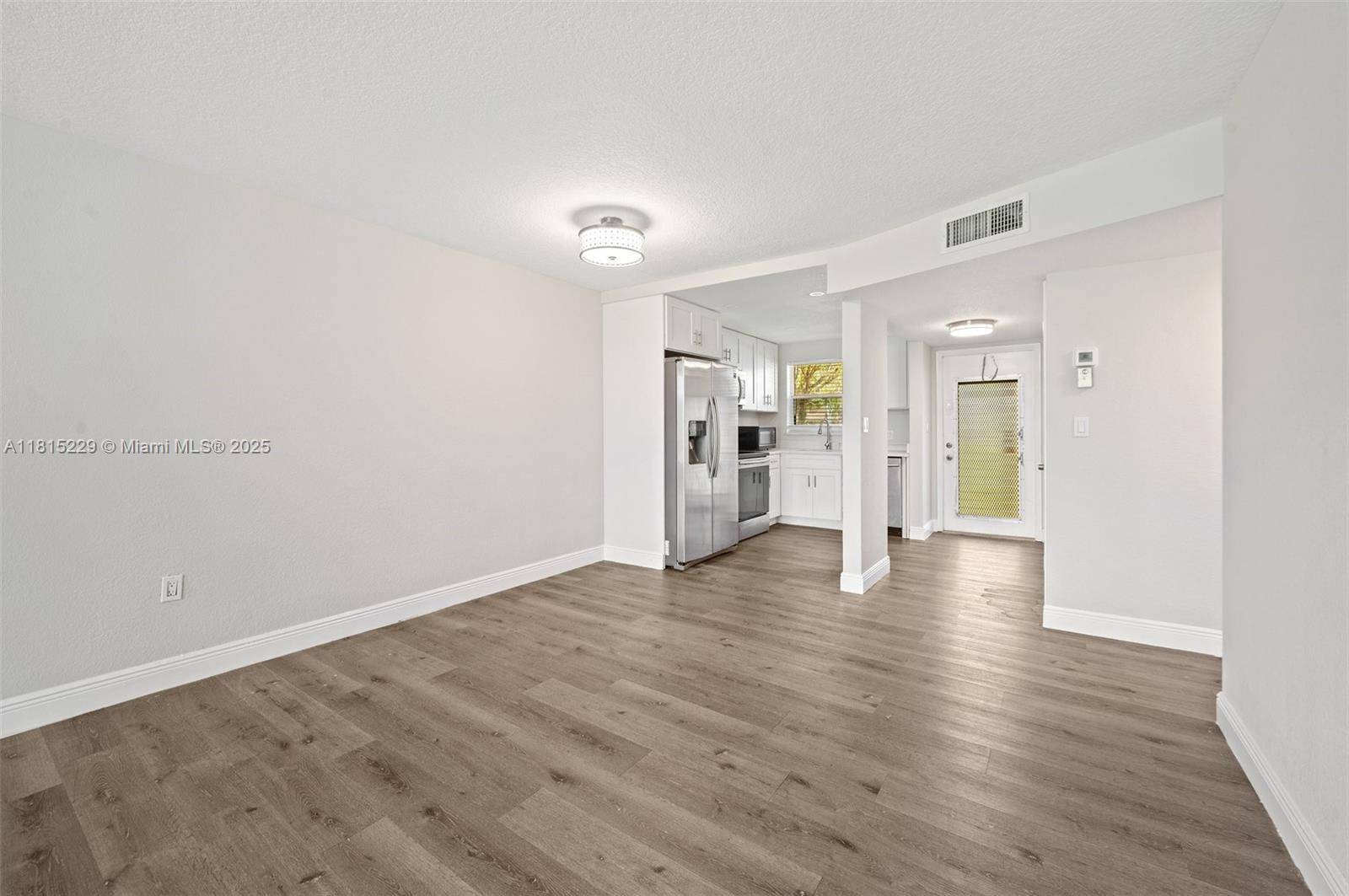 Sunrise, FL 33322,8060 N Sunrise Lakes Dr #103