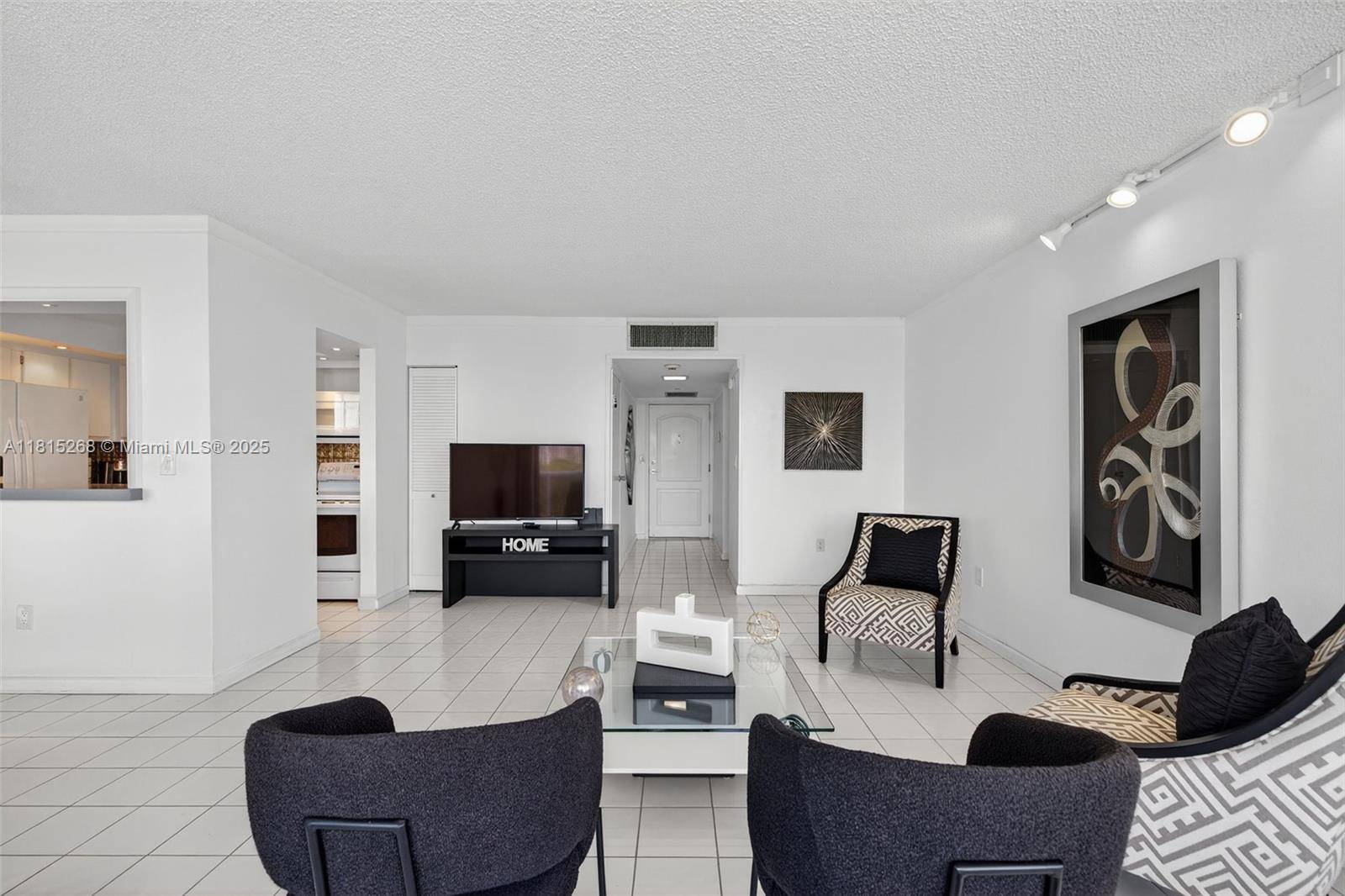 Aventura, FL 33180,3675 N Country Club Dr #401