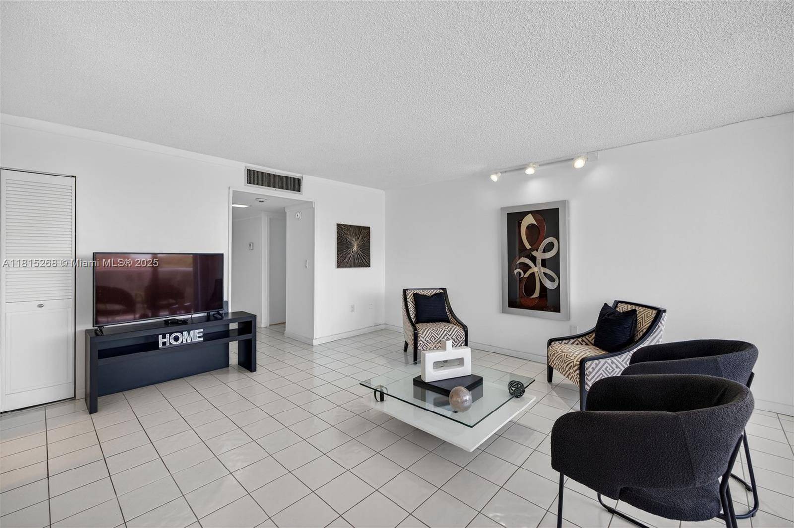 Aventura, FL 33180,3675 N Country Club Dr #401