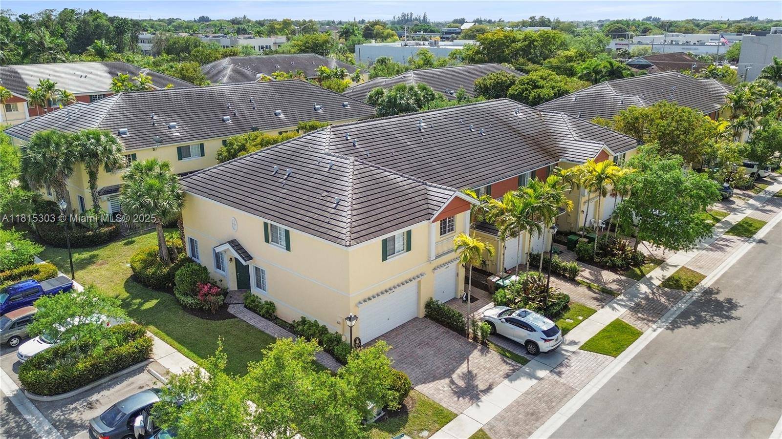 7702 Paddock Pl, Davie, FL 33328