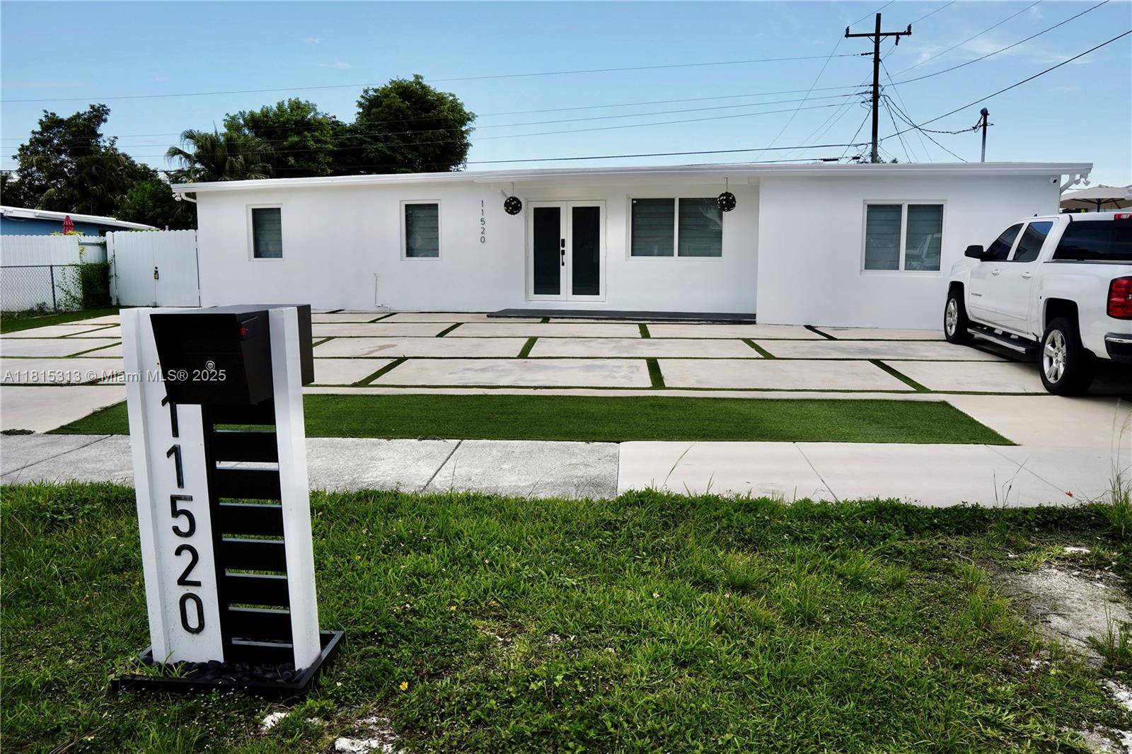 11520 SW 57th St, Miami, FL 33173