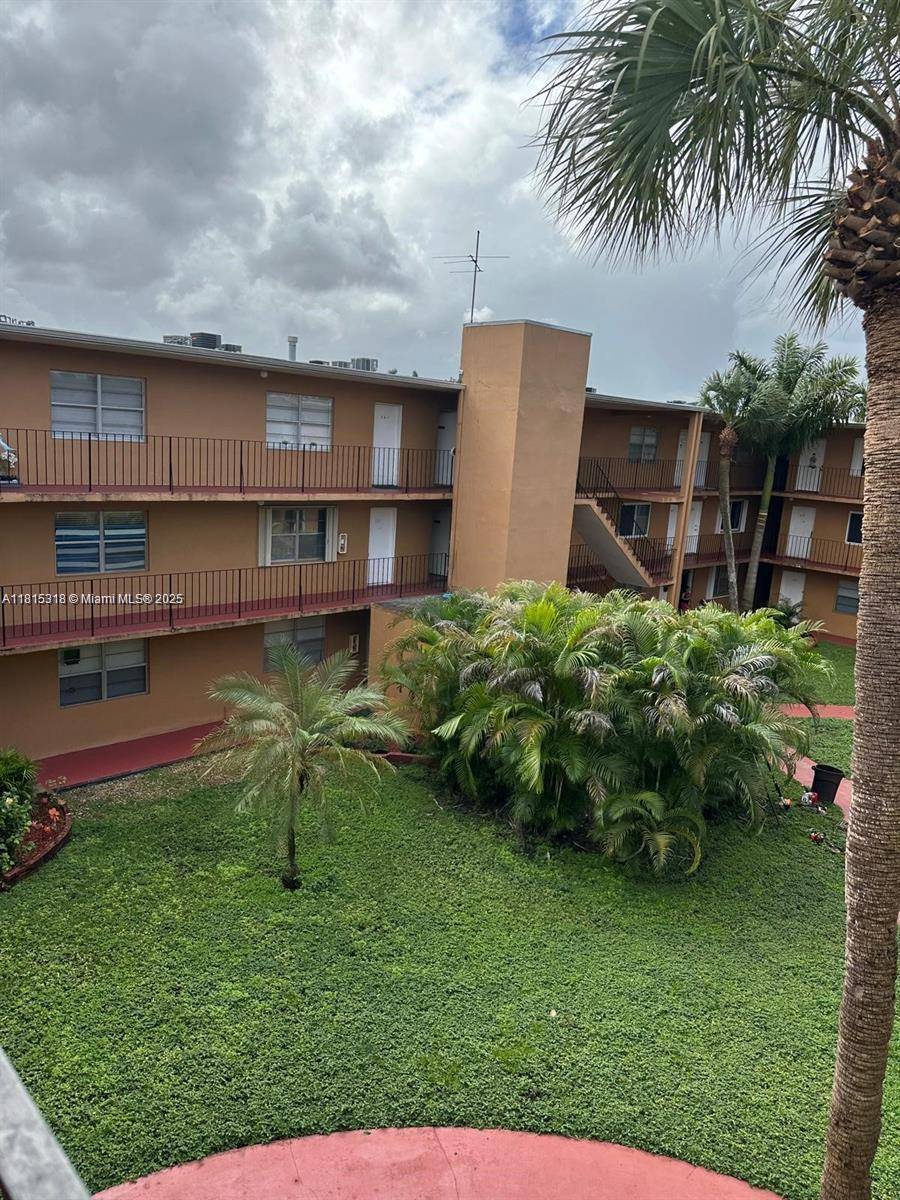Hialeah, FL 33012,1230 W 54th #325A