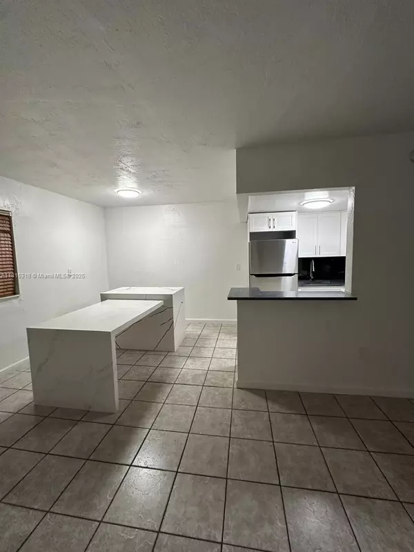 Hialeah, FL 33012,1230 W 54th #325A