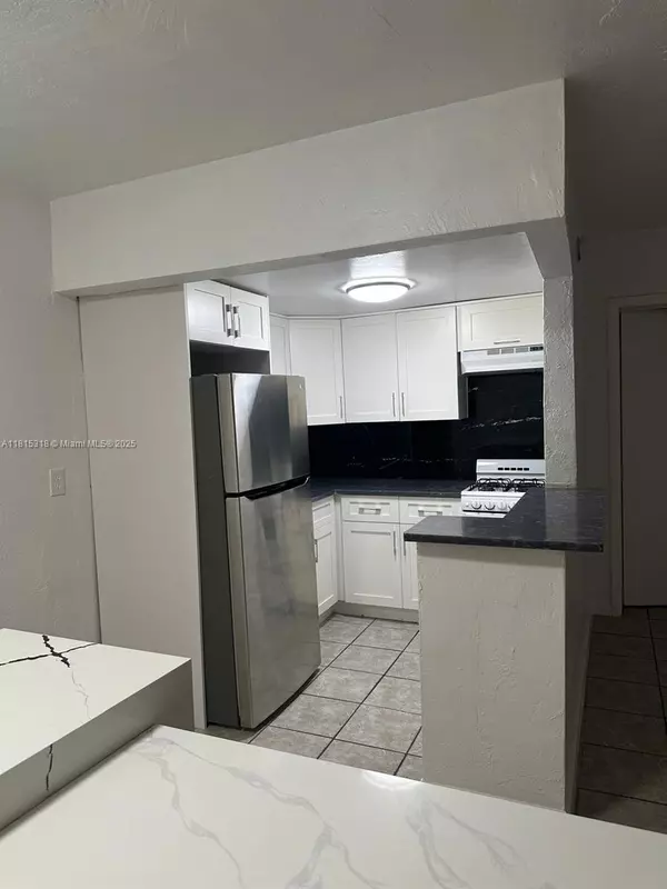 Hialeah, FL 33012,1230 W 54th #325A