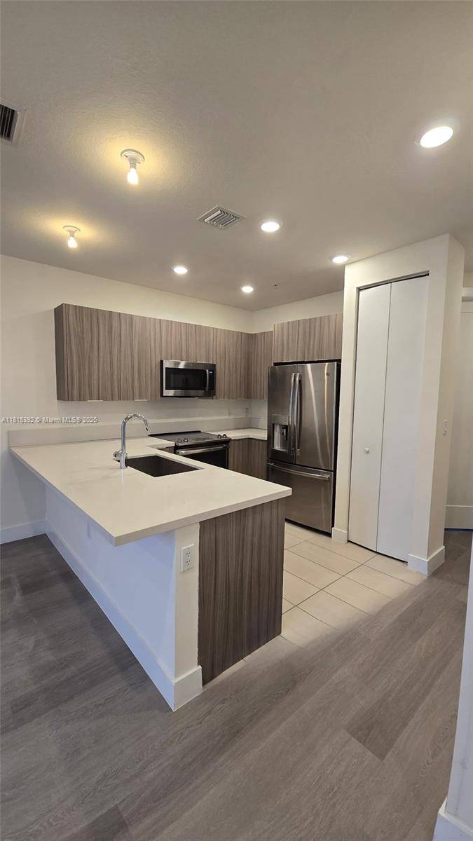 Doral, FL 33178,10229 NW 64th Ter #302
