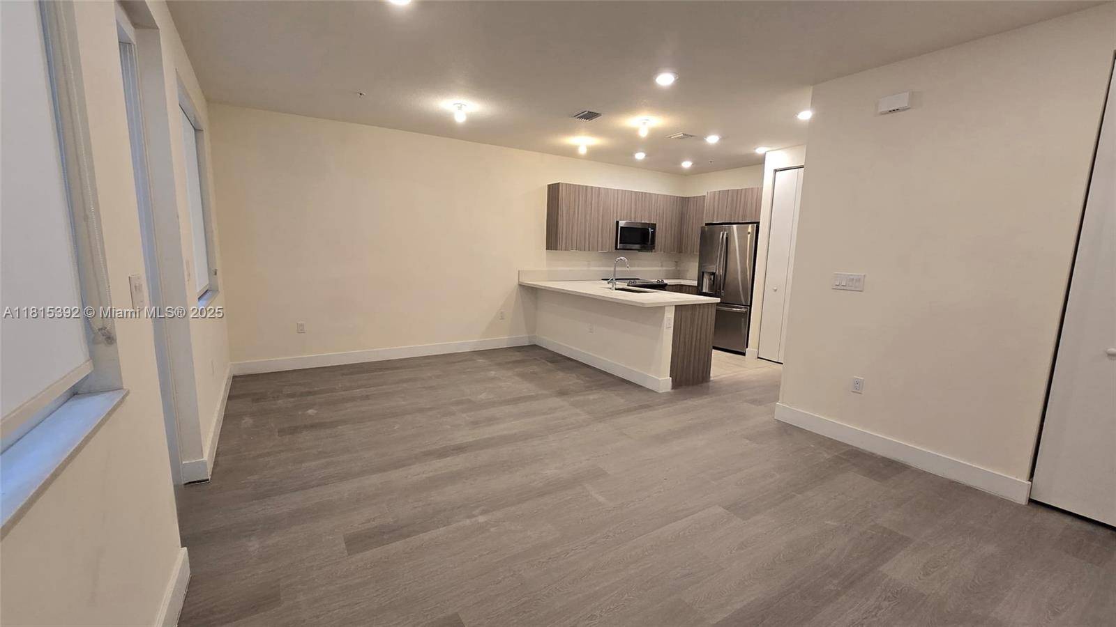 Doral, FL 33178,10229 NW 64th Ter #302