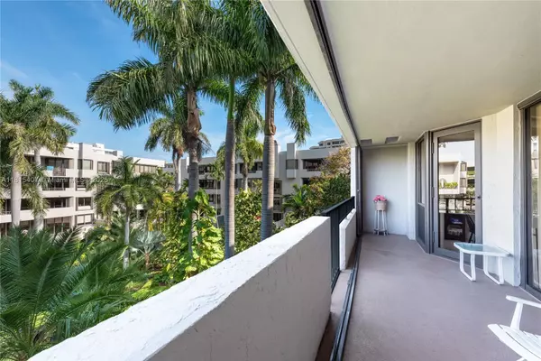 Key Biscayne, FL 33149,181 Crandon Blvd #306