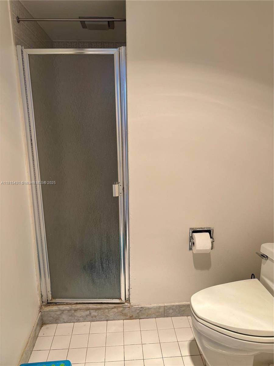 Hallandale Beach, FL 33009,1865 S Ocean Dr #11I
