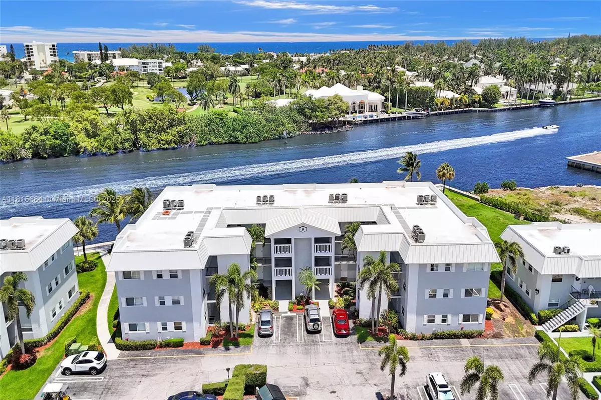 Boynton Beach, FL 33435,9 Colonial Club Dr #203