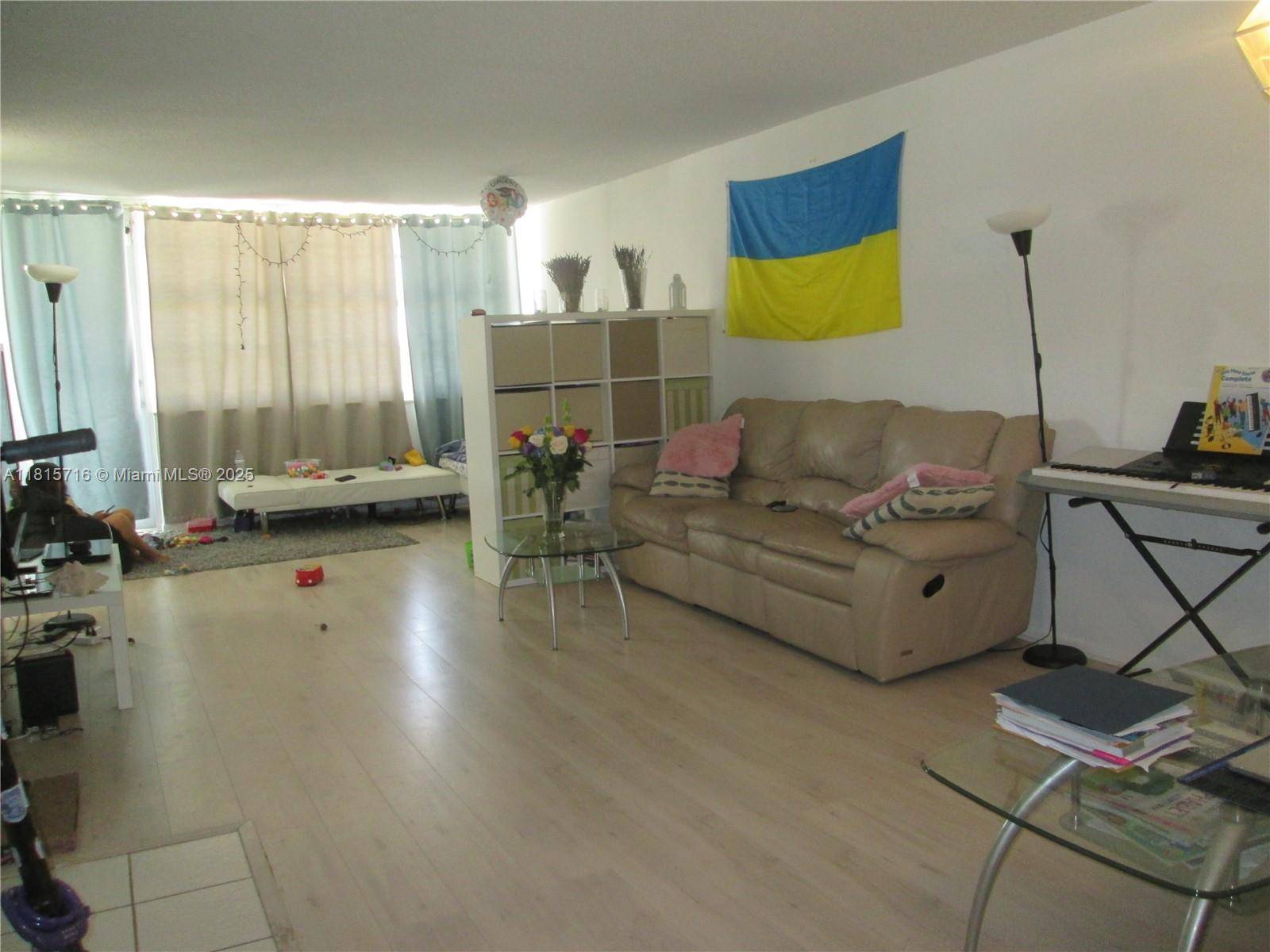 Sunny Isles Beach, FL 33160,250 174th St #218