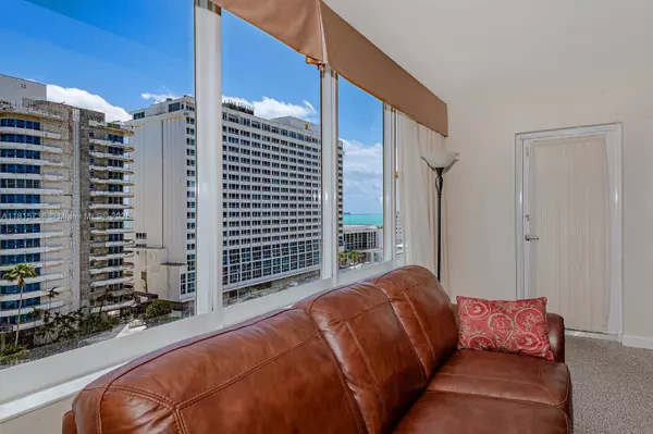 Miami Beach, FL 33140,5600 Collins Ave #10E