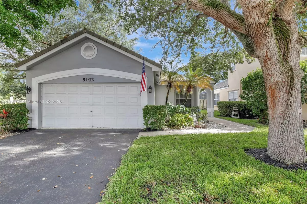 Davie, FL 33328,9012 Lake Park Cir S