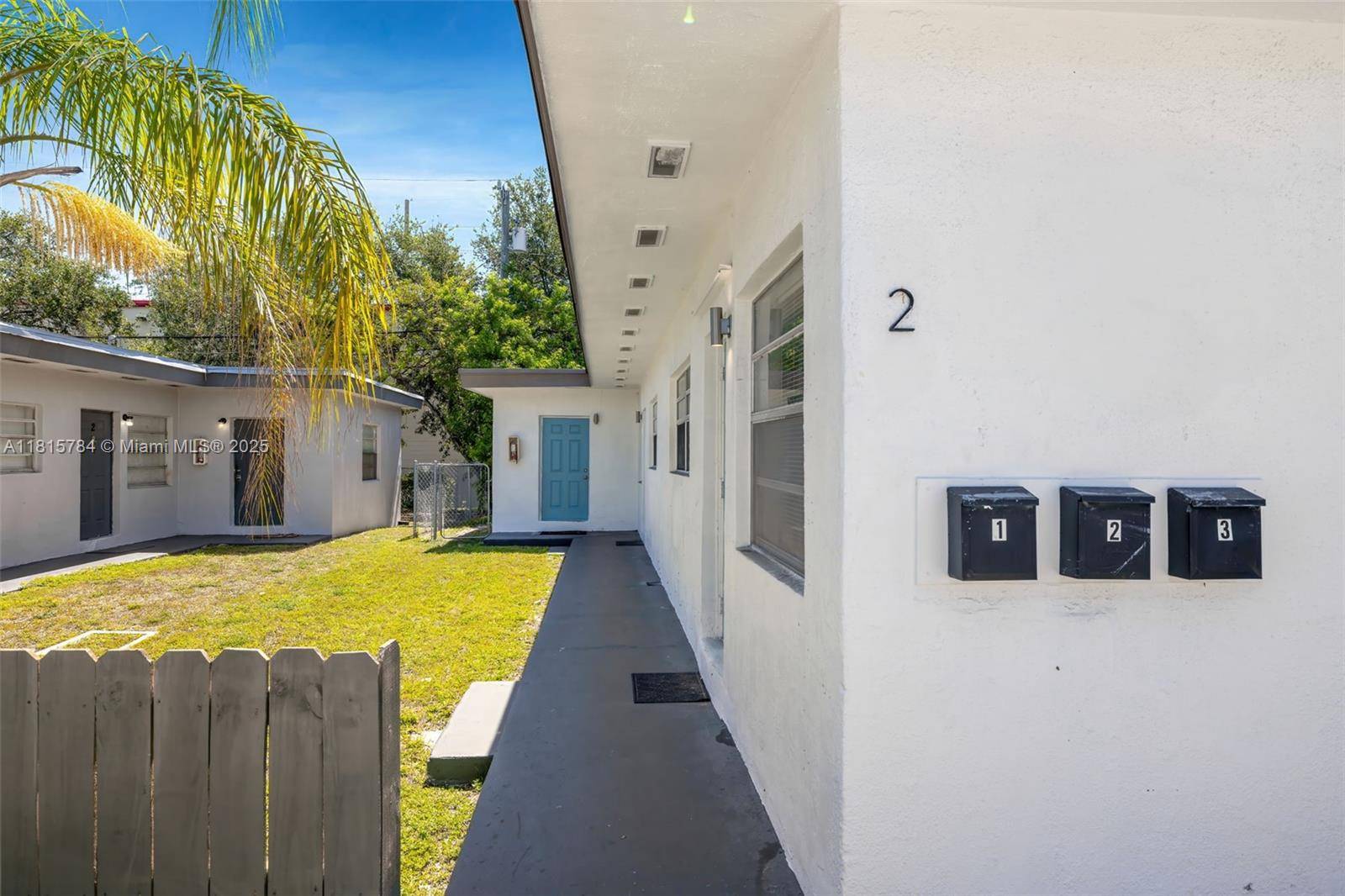 Dania Beach, FL 33004,121 SW 5th Ct