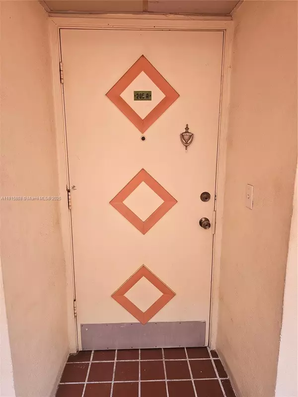 215 SE 3rd Ave #205A, Hallandale Beach, FL 33009