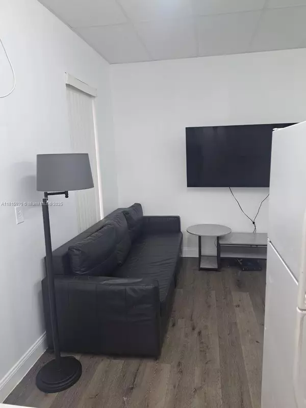 Oakland Park, FL 33334,4500 N Dixie Hwy #104