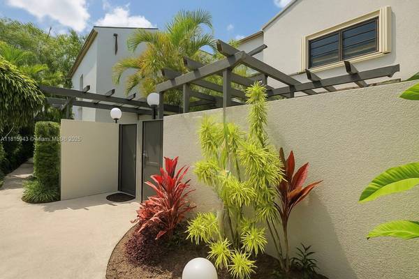 4700 SW 67th Ave #P11, Miami, FL 33155