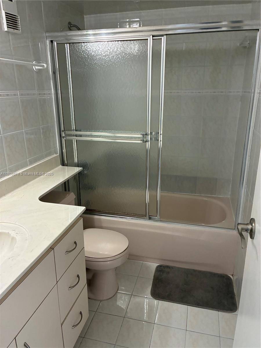 Hialeah, FL 33012,4675 W 18th Ct #211