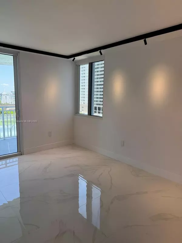 Miami, FL 33136,800 N Miami Ave #E-901