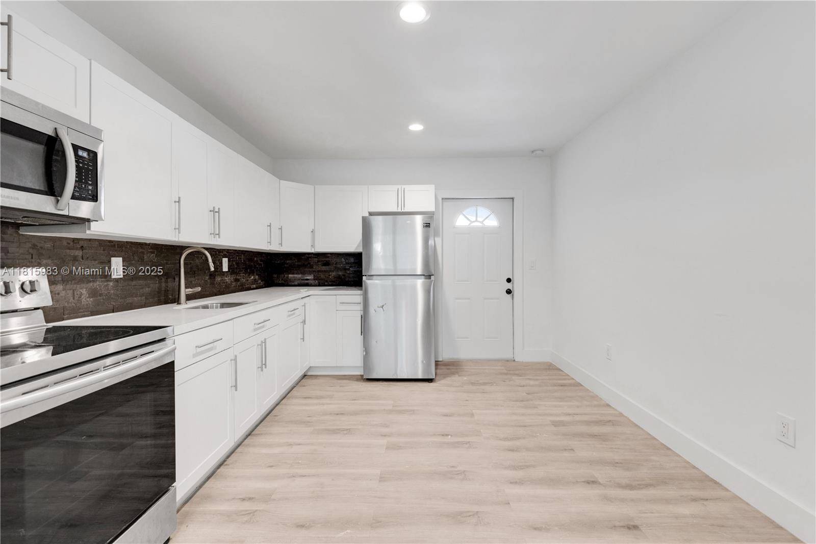 North Miami Beach, FL 33160,2512 NE 182nd Ter #1