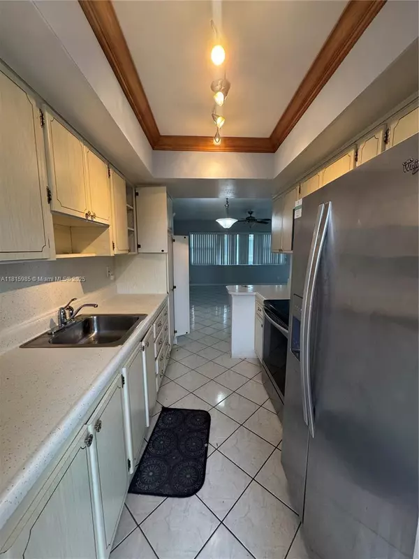 Hollywood, FL 33020,1005 S 17th Ave #7