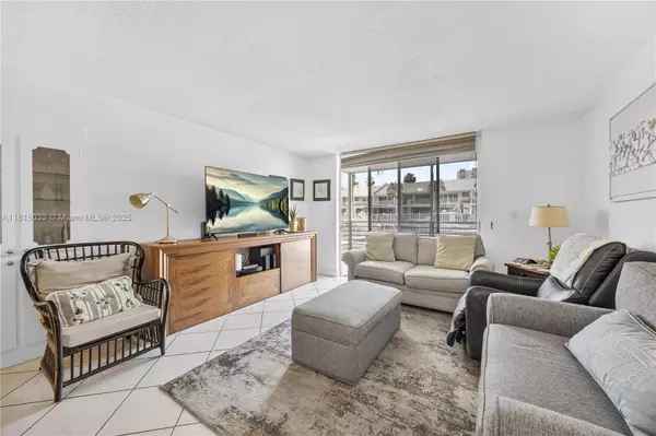3550 NE 169th St #112, North Miami Beach, FL 33160