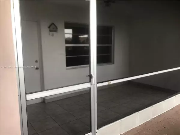 Hallandale Beach, FL 33009,501 Blue Heron Dr #110-A