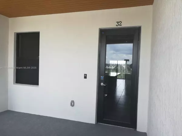 Doral, FL 33178,8055 NW 104th Ave #32
