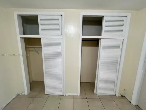 Hollywood, FL 33020,2838 Madison St #28