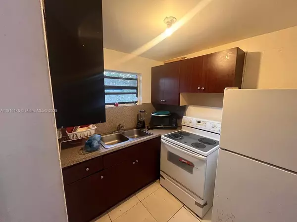 Miami, FL 33168,430 NW 121st St #1