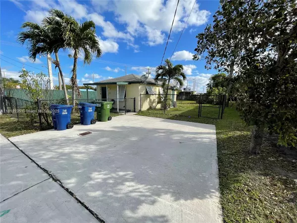 1016 NW 1st Ave, Hallandale Beach, FL 33009