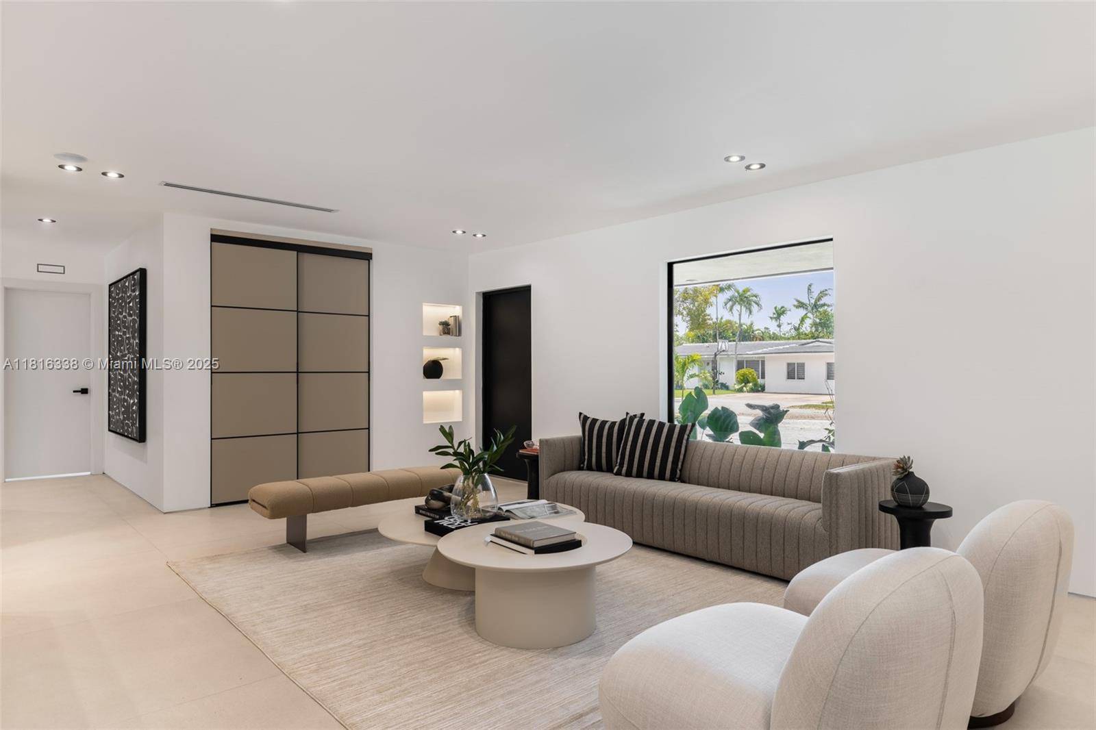 Miami, FL 33179,20335 NE 20th Ct #20335