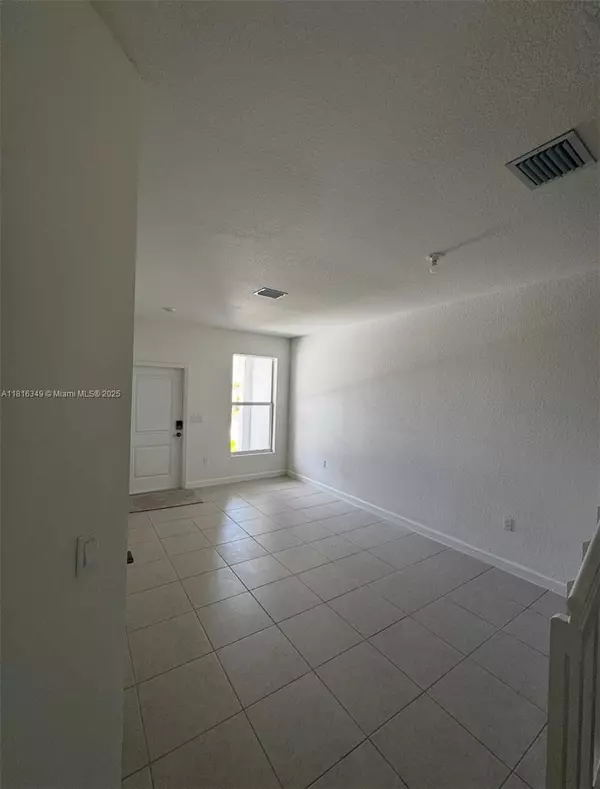 Pembroke Pines, FL 33029,120 SW 184 WAY #120