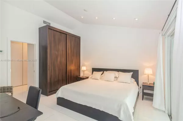 Key Biscayne, FL 33149,798 Crandon Blvd #55-B