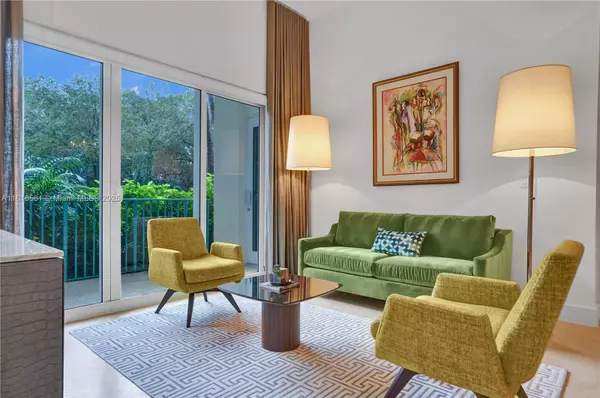 20000 E Country Club Dr #112, Aventura, FL 33180