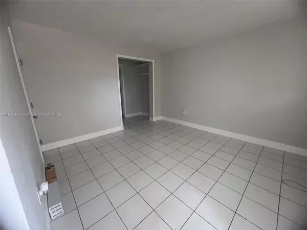Miami, FL 33142