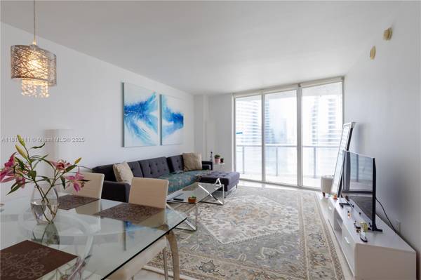 475 Brickell Ave #3512, Miami, FL 33131