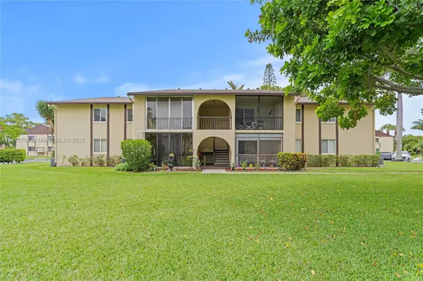 Green Acres, FL 33463,311 Pine Ridge Cir #C-2