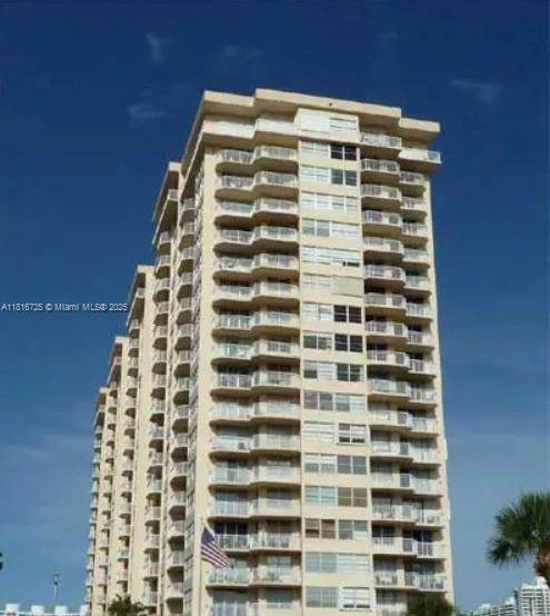 Aventura, FL 33160,18051 Biscayne Blvd #1403