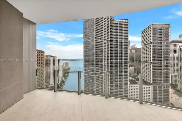 Miami, FL 33131,300 Biscayne Blvd way #2907